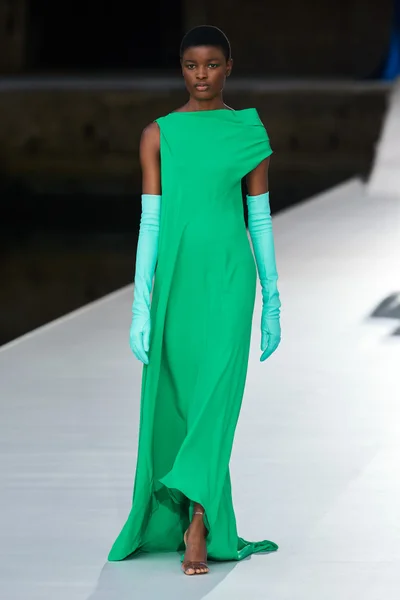 Look 12
